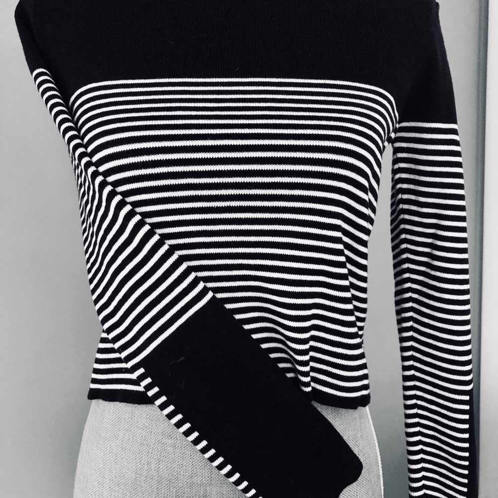 Black and White Cropped Sweater!